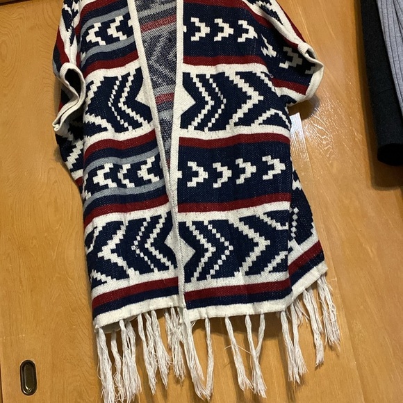 Do Everything in Love Anthropologie Fringe Kimono Sweater Poncho Ruana A… - Picture 2 of 7